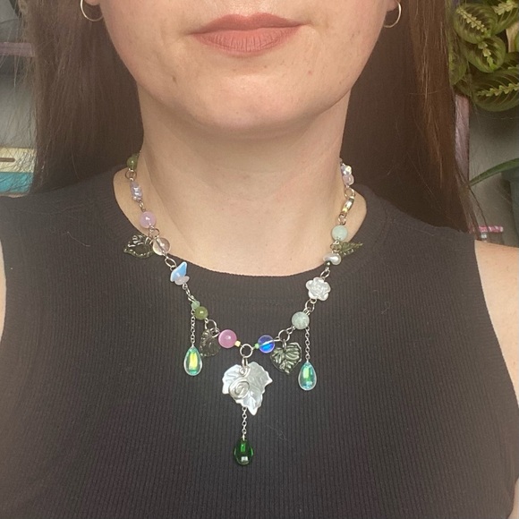 Fairy Glen Beaded Necklace Spiral Charm Leaves Pink Green Crystals Glass Silver - Picture 7 of 7